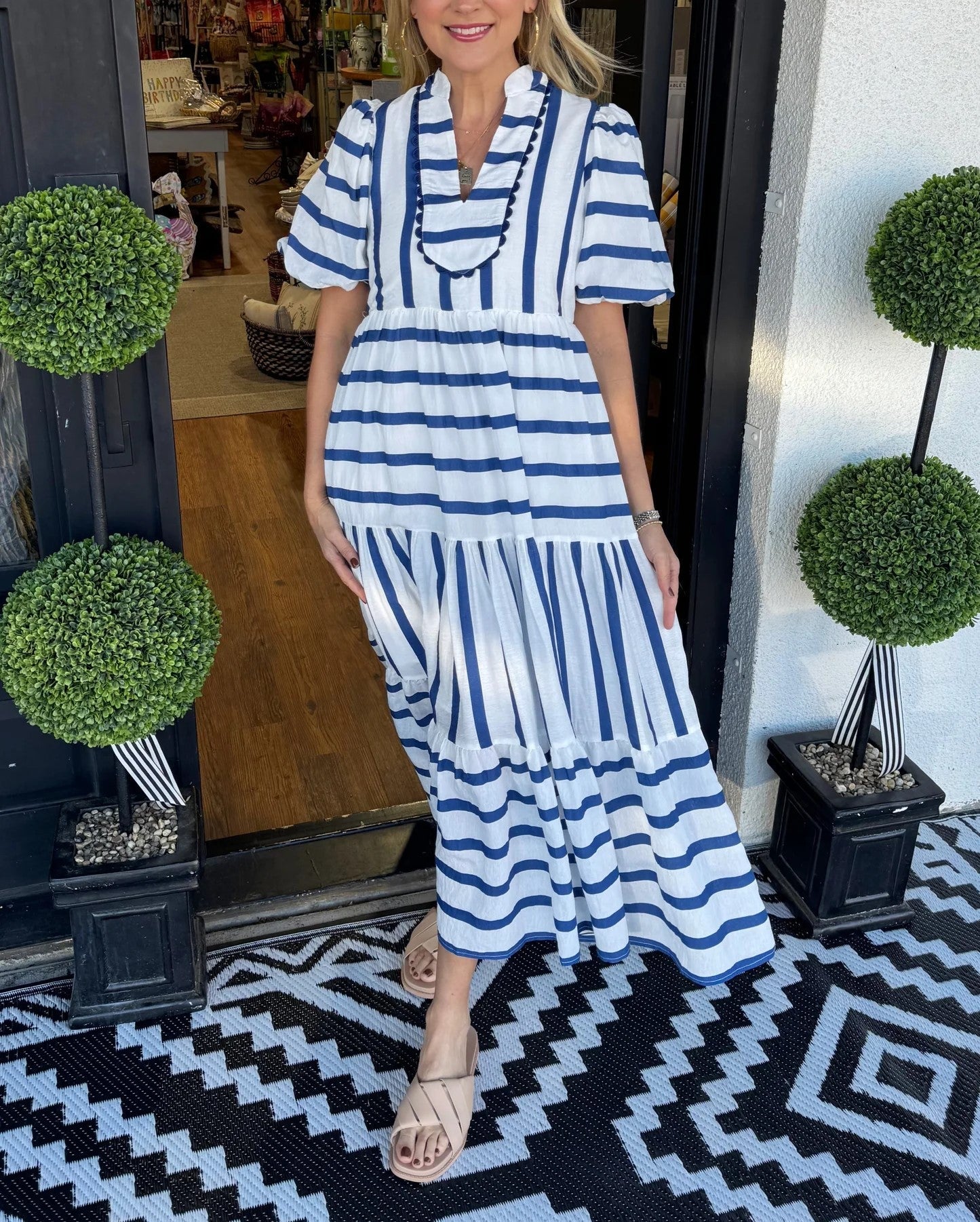 Women's Short Bubble Sleeve Striped Dress With Pockets